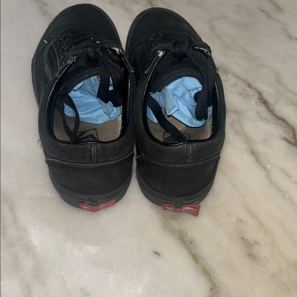 Vans Black Sneakers with Textured Knit Design - Picture 3 of 8